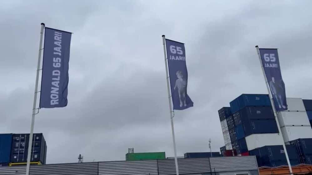 drie vlaggen hacon ronald 65 jaar