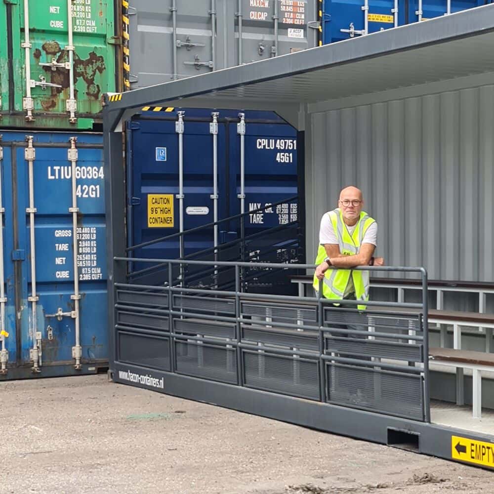 frank bij tribunecontainer